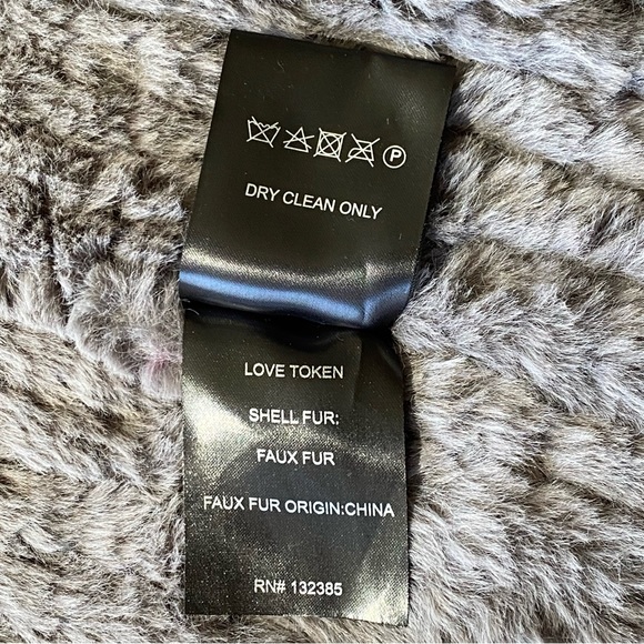 Stella + Lorenzo Love Token Faux Fur Vest size S - Picture 12 of 13